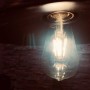 Ampoule LED filament 6W E27 ST64 : lumière blanc extra chaud vintage