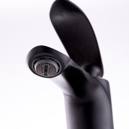 Robinet de lavabo en alliage de zinc, noir, eau chaude-froide, tuyaux, bec bas - poignée unique